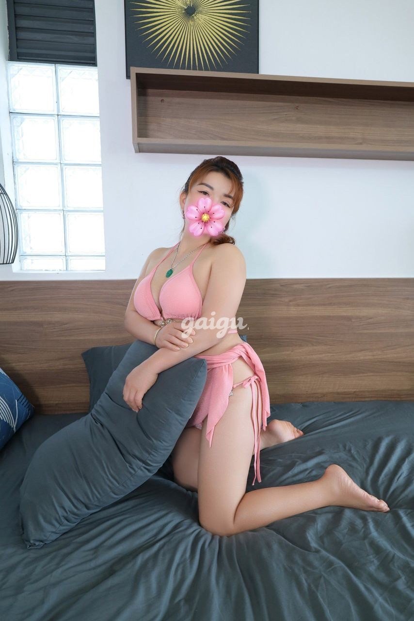 LINH CHI❤️ GÁI hồi xuân tràn đầy dâm đãng