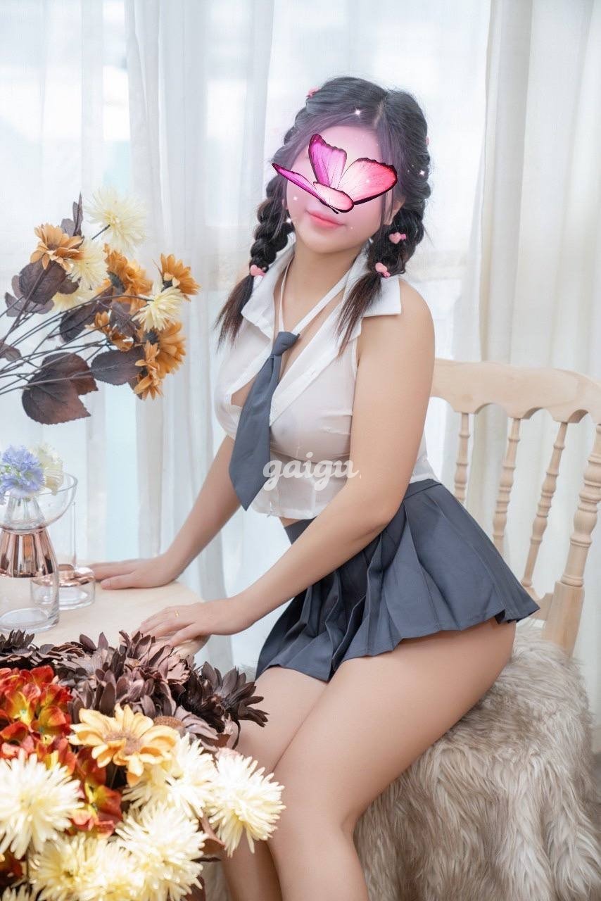GÁI DÂM NHI BABY_ VÚ TO MÔNG CĂNG DOGGI CỰC PHÊ LUÔN