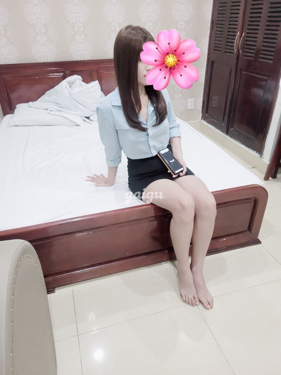 Ánh Tuyết. 2k2 gái văn phòng làm thêm.
