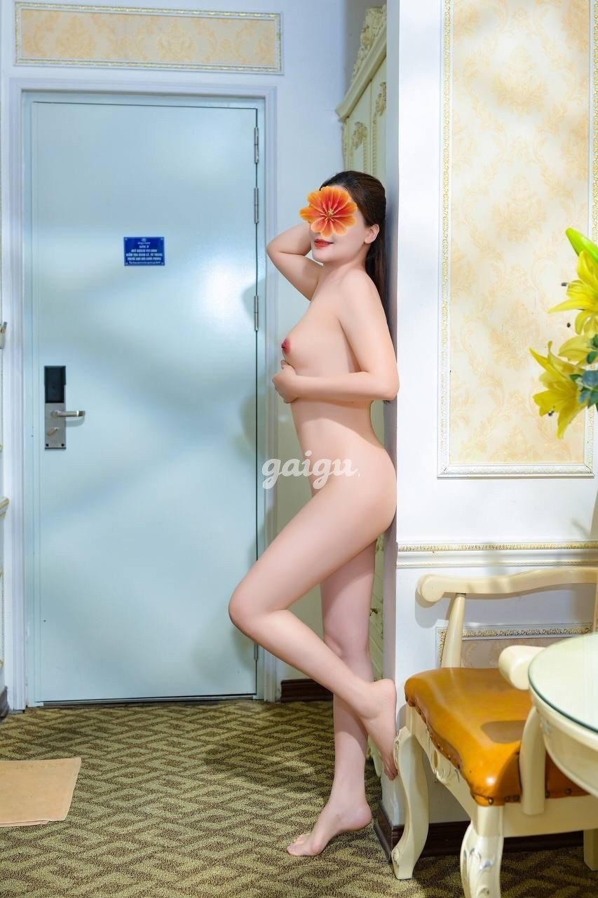 KHÁNH LINH – CAO DÁO XINH ĐẸP DÂM DÊ