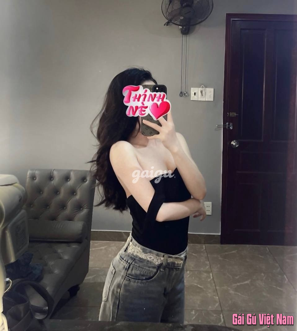 LINH CHI❣️SIÊU HOT GIRL DÁNG ĐẸP NGOAN XINH DÂM