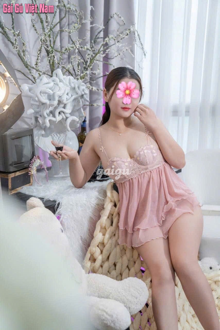 Quỳnh Nhi Baby ❤️ Dâm Ngoan Chiều Khách Làm Tình Cực Chất