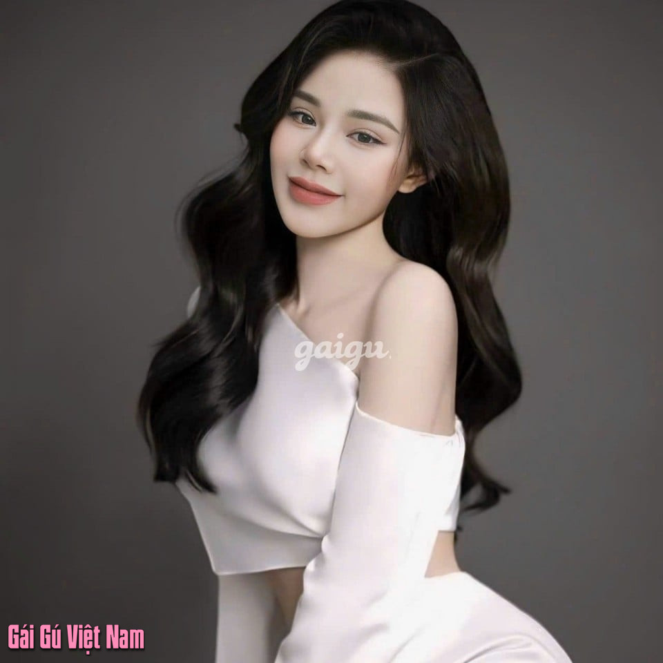 HOT ❤️ LINH CHI _ SIÊU MẪU SPA MẶT XINH SIÊU PHẨM